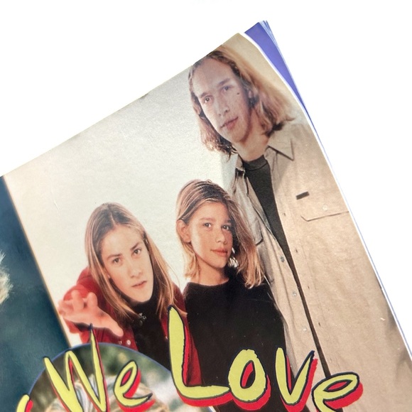 Vintage 1998 Scholastic Boys We Love Book Famous Singers Actors Colour Prints - Picture 12 of 12